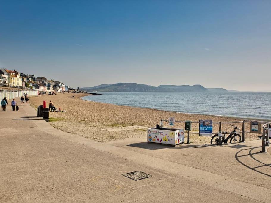 Lovely Holiday Home In Lyme Regis - Sleeps 8 מראה חיצוני תמונה