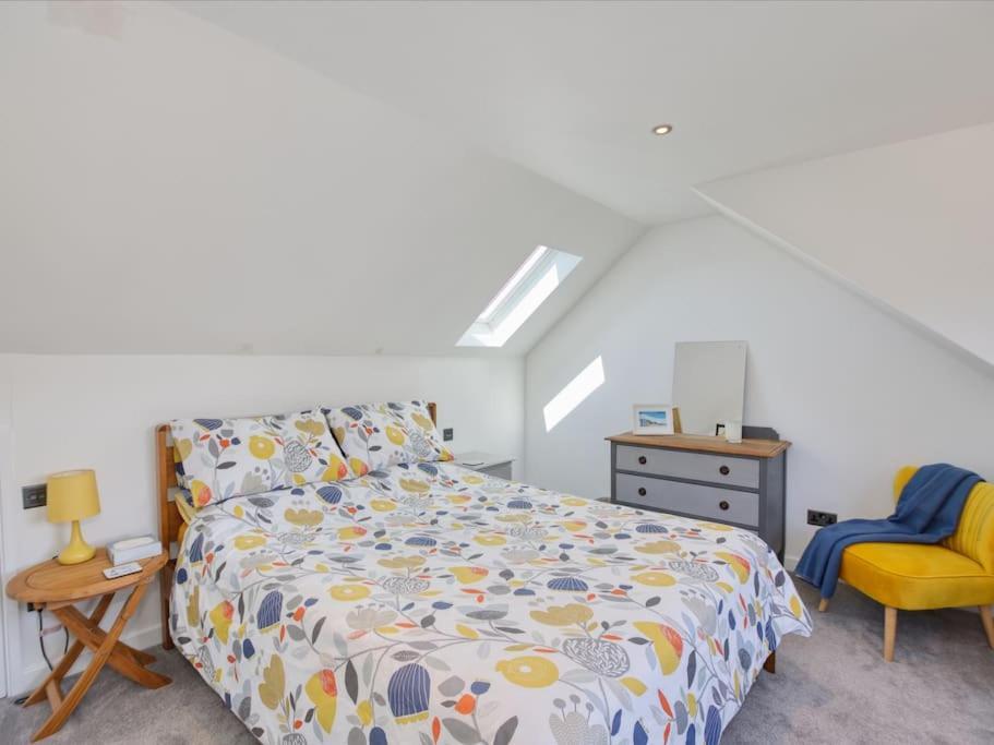 Lovely Holiday Home In Lyme Regis - Sleeps 8 מראה חיצוני תמונה